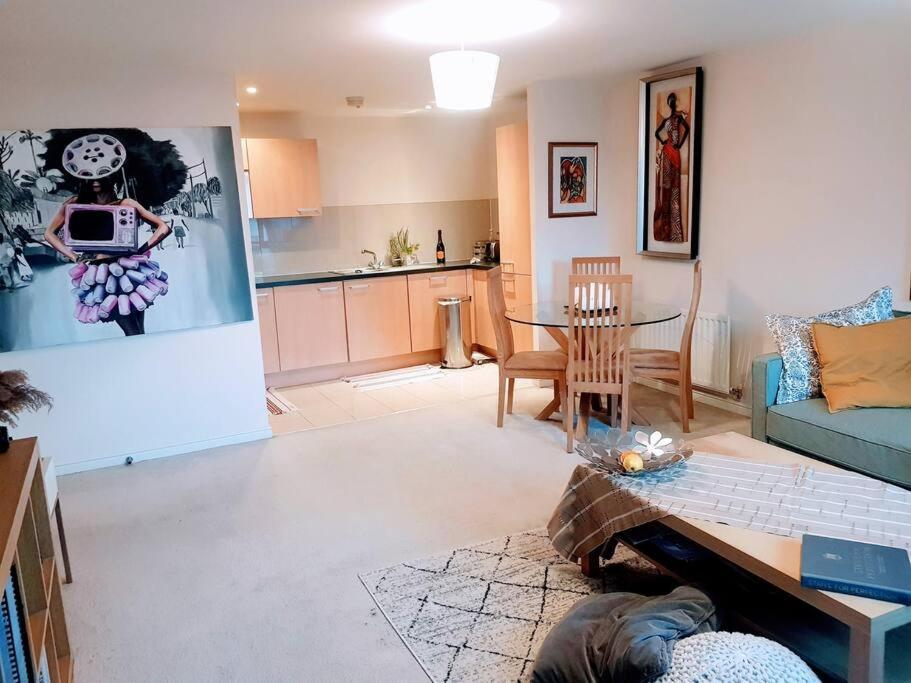 Central Spacious And Secure With A Double Bed Edgware ภายนอก รูปภาพ